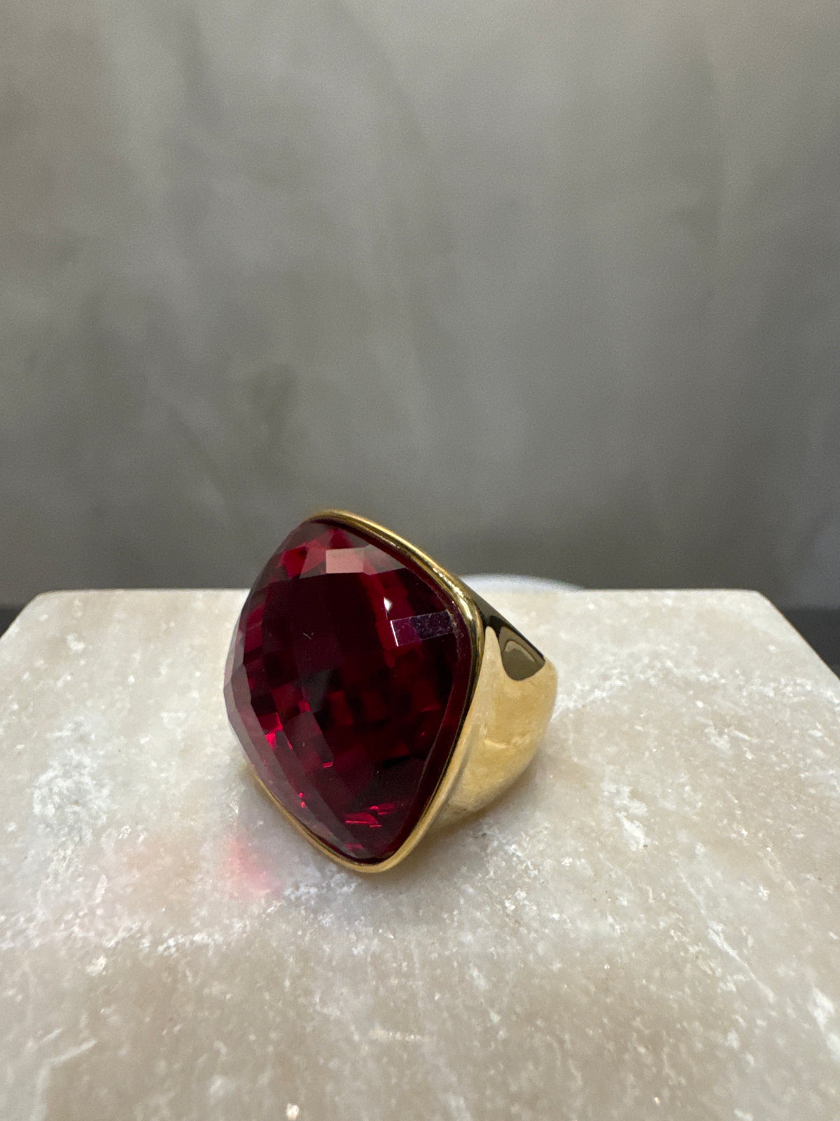 Arian Red Ring