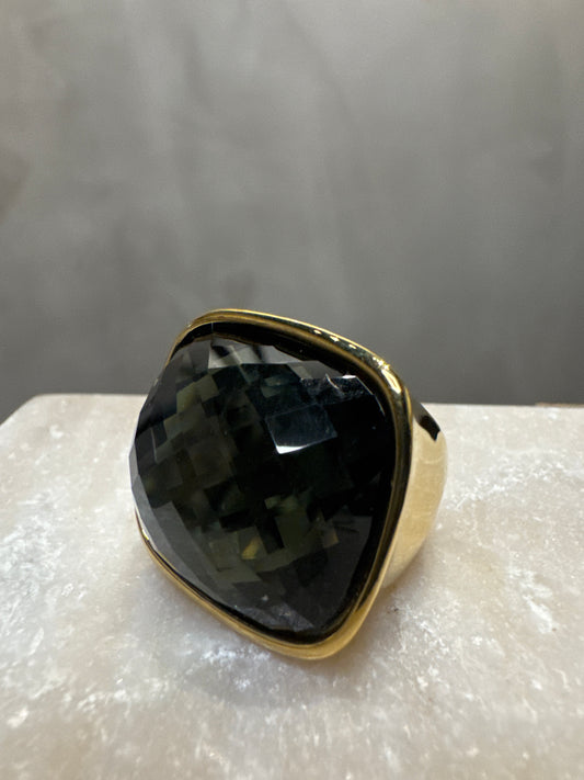 Arian Gray Ring