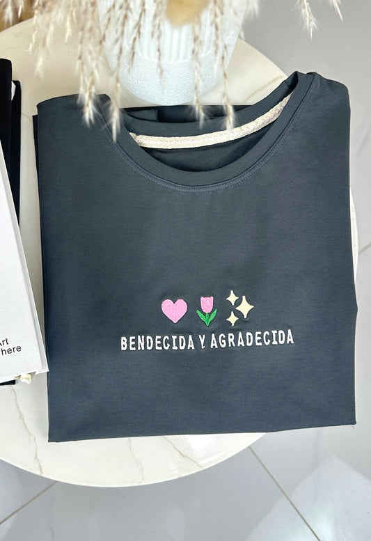 Bendecida Tshirt