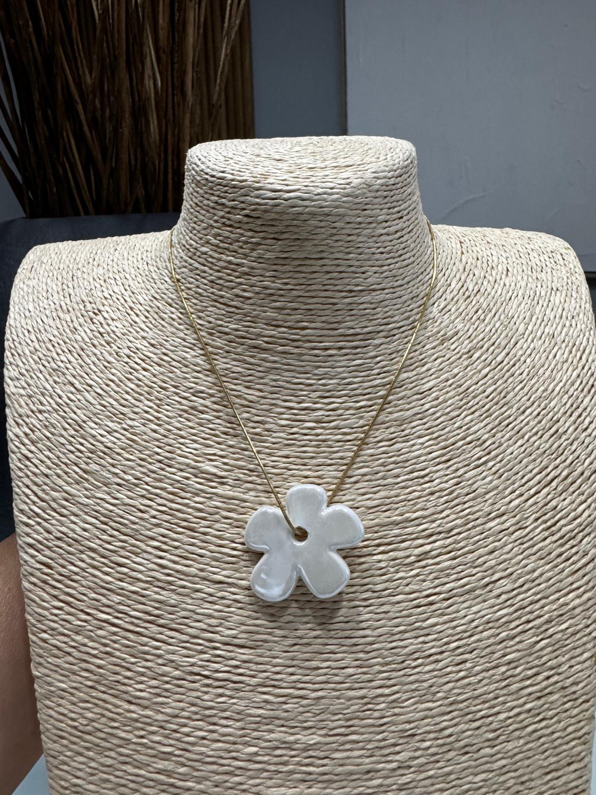 Flor Necklace