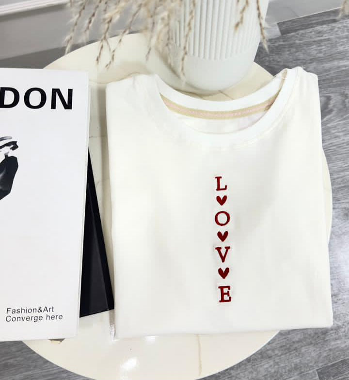 Love Tshirt