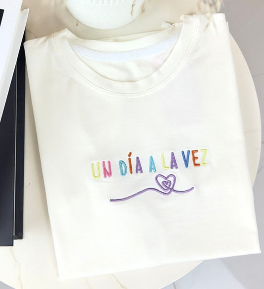 Un día a la vez T-shirt
